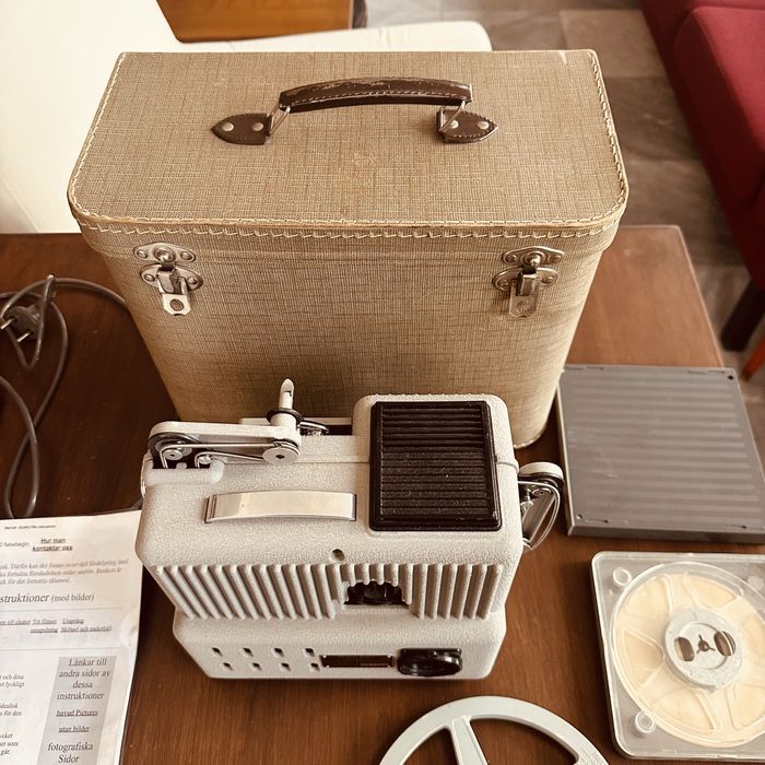 Винтидж кино прожектор EUMIG P8 Automatic 8mm + куфар и ролки