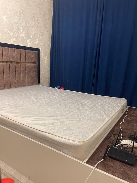 Двуспальный кровать