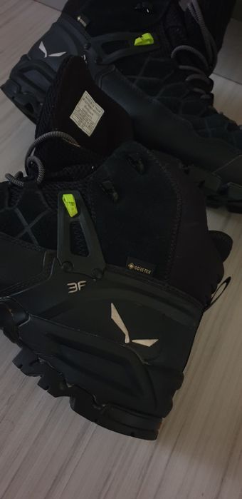 Salewa Gore - Tex Vibram / 46.5 /30.5см ОРИГИНАЛ! Мъжки спортни обувки