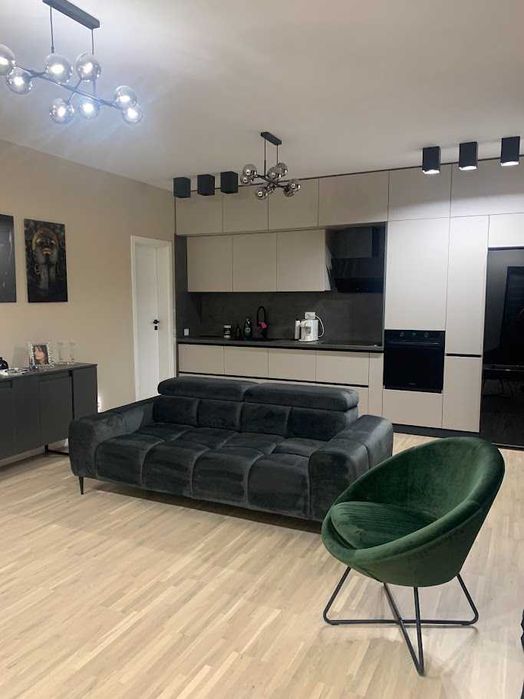 Vand casa Bragadiru 100mp P 4 camere 2 bai bucatarie deschisa 330mp teren toate utilitatile cu placa de beton deasupra