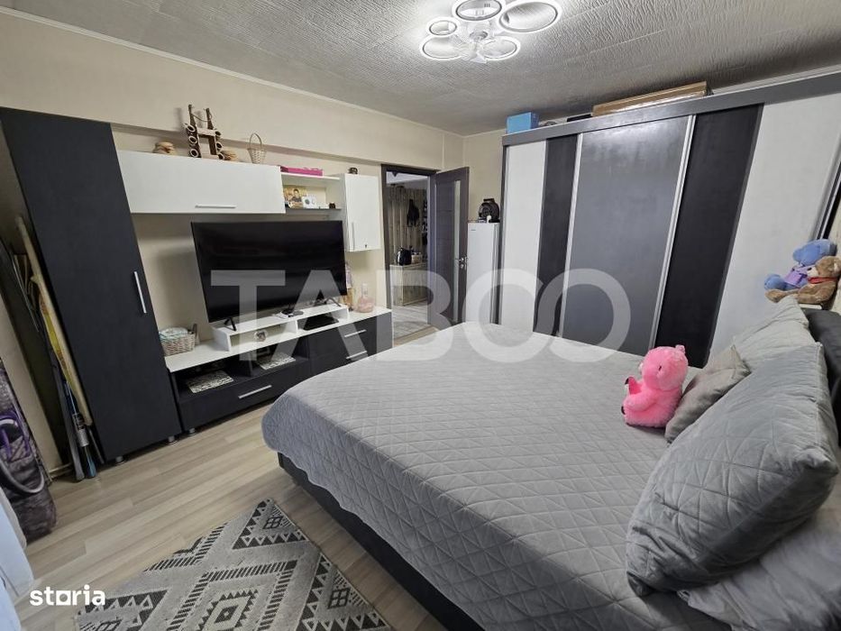 Apartament 3 camere mobilat 2 bai balcon pivnita Mihai Viteazul Sibiu