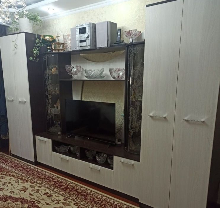 Шкаф -гостинная продам