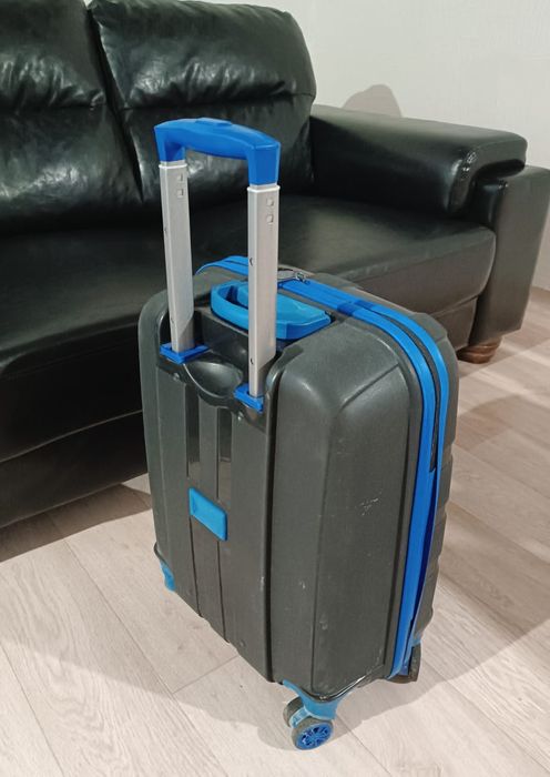 Кішкентай чемодан сатылады