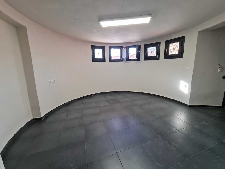 ПРОДАВА се самостоятелна къща 360 кв.м в Nea Peramos, Кавала код 4103