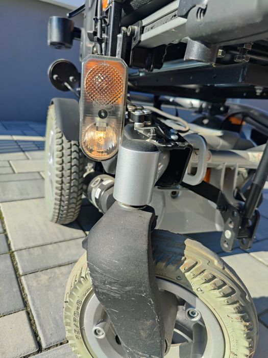 Carucior Scaun electric Invacare 6 km/h