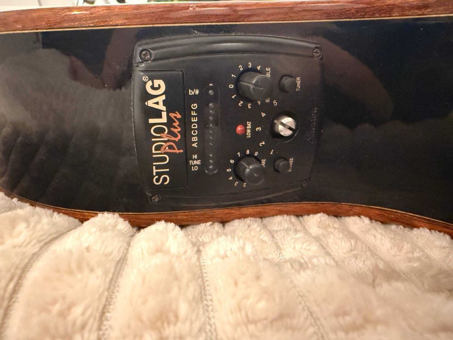 Chitară electro-acustică Lâg Tramontane T100ASCE-BLK, preamp StudioLag Plus