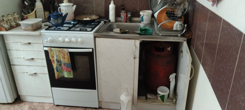 Продам кухонный гарнитур ,самовывоз на восточном