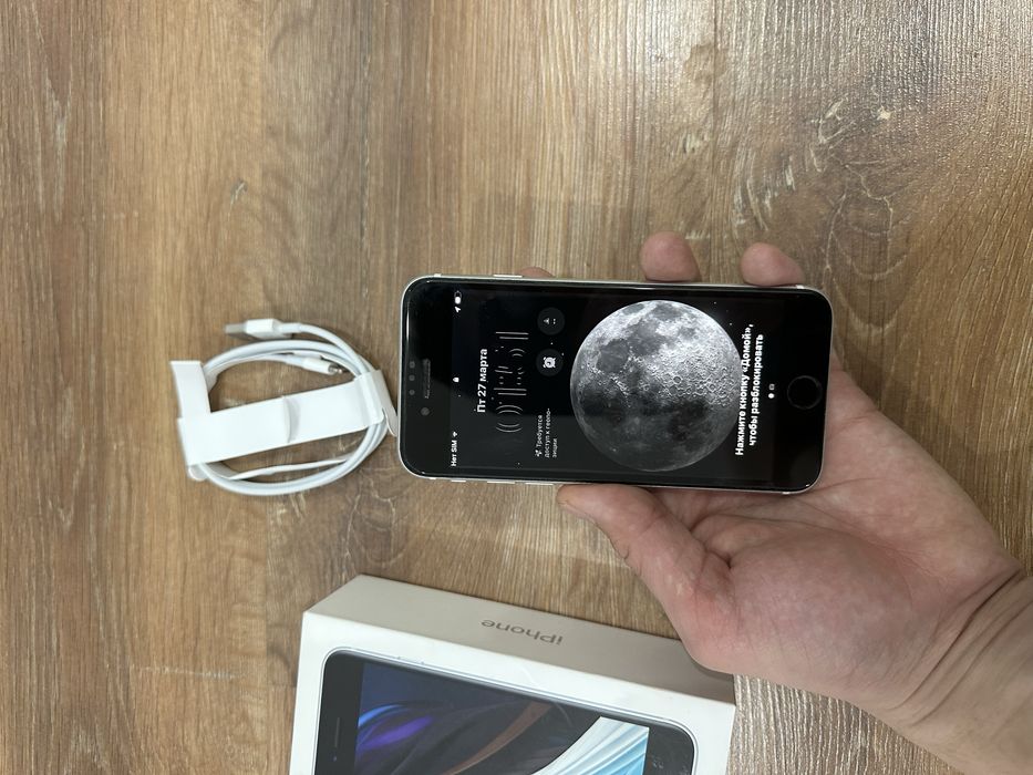 Айфон се 2020 / 128гб