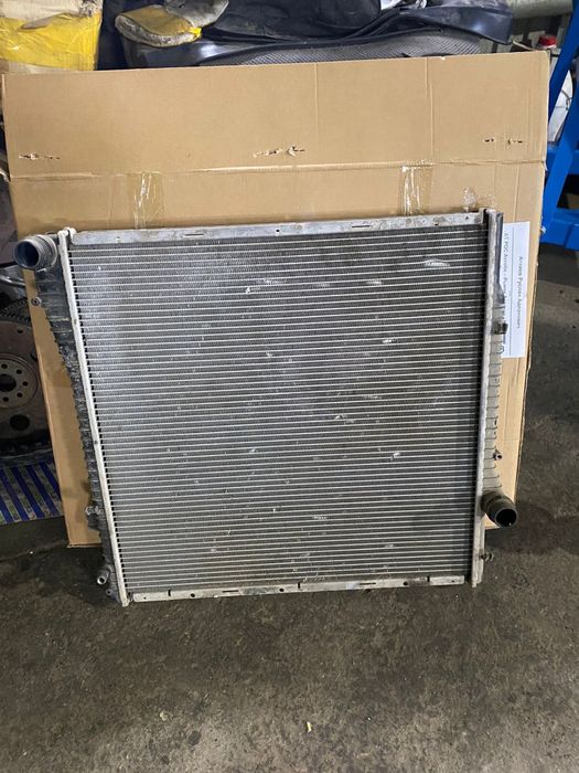 Радиатор охлаждения на бмв Х5