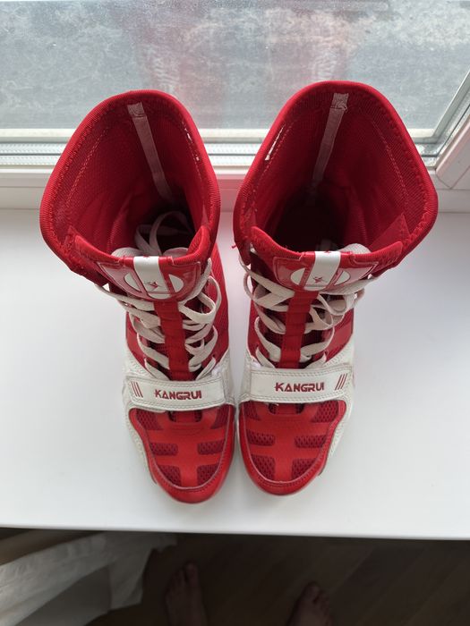 Продам боксерки KANGRUI