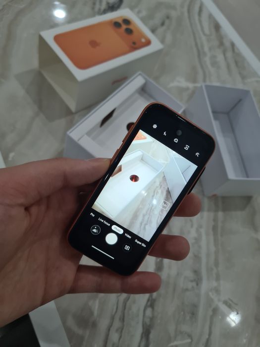 iPhone 17 mini [Android 15]