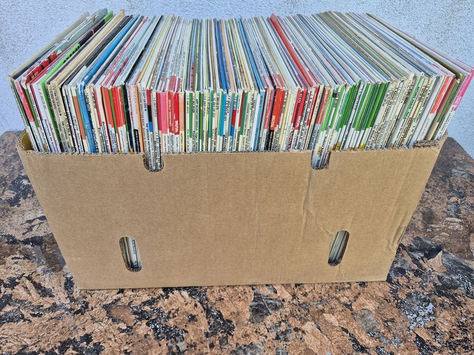 Vând  150 de discuri de vinil EMI HIS Master's Voice cu muzică clasică