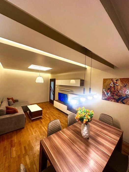 Дава се под наем Двустаен апартамент в София, Център - 65 кв.м за 850 € - Снимка #1