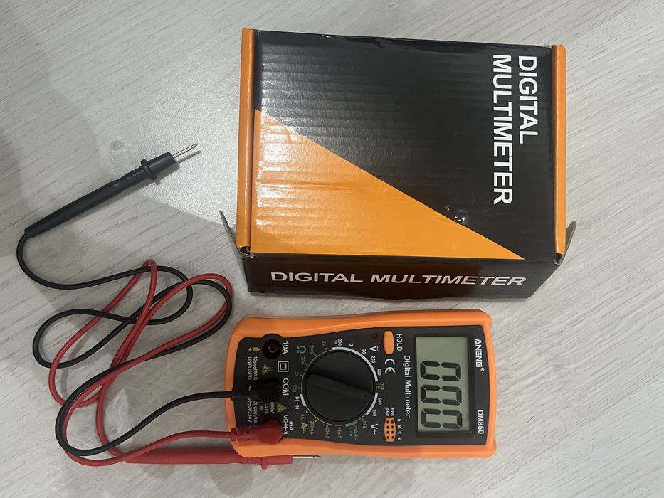 Multimetru Digital