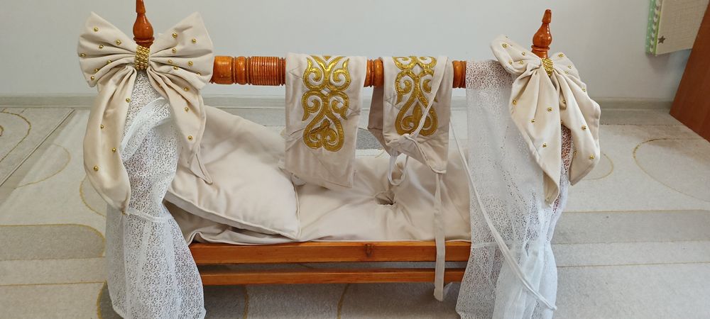 Бесик новый деревянный