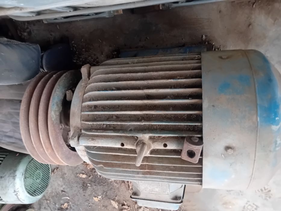 Продавам Електронотор