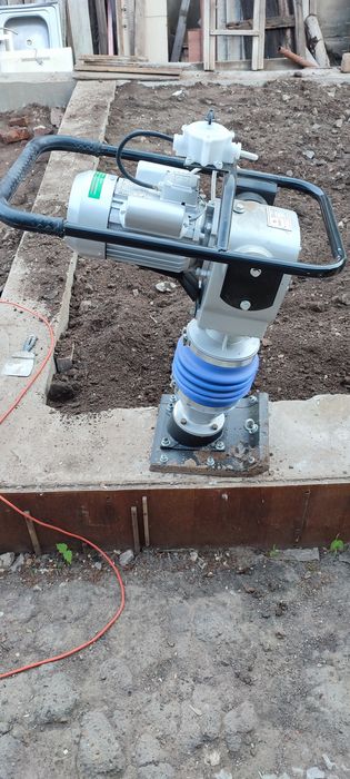 Вибронога электрическая