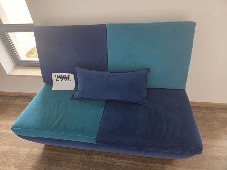 Дизайнерски дивани в различни цветове и дамаски общо три плата