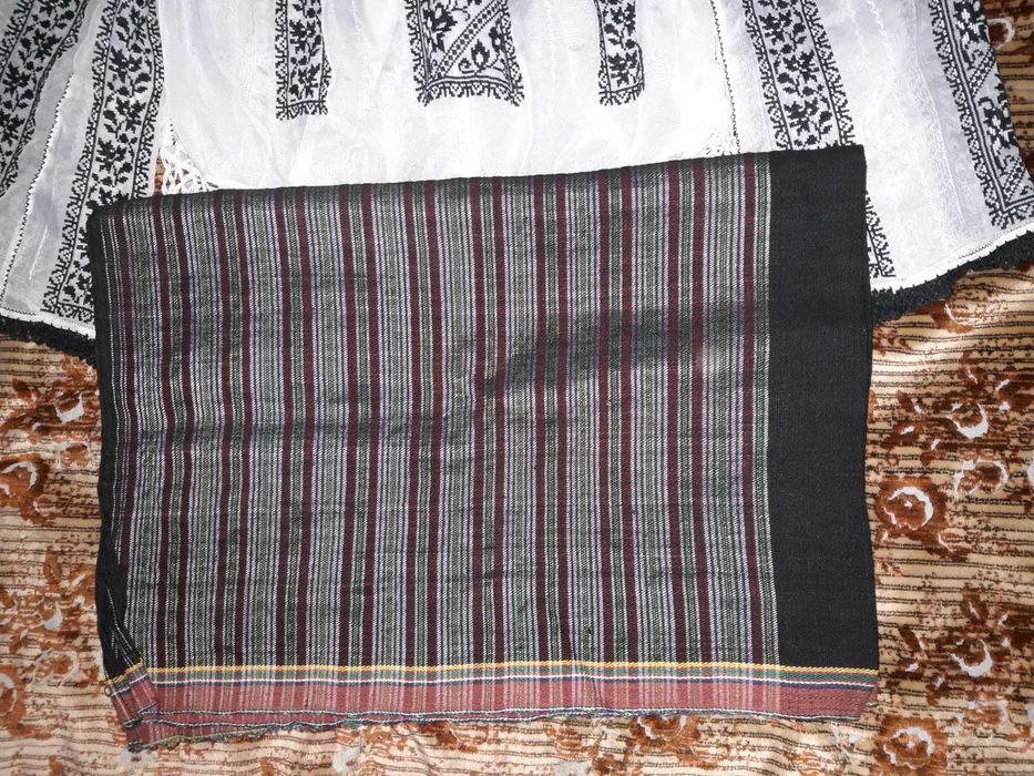 Ie si catrință costum popular