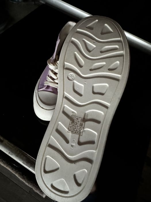 Дамски кецове