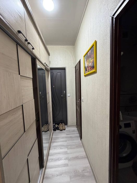 Продам чиланзар 2.  Двух комнатная.  163 школа