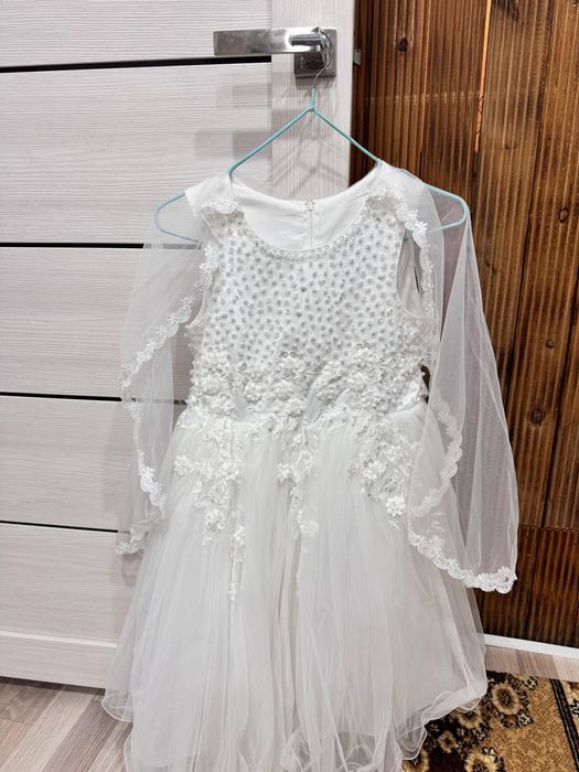 Продам детские платья