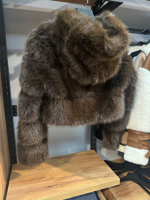 Дамско късо  пухено палто  в кафяво и черно