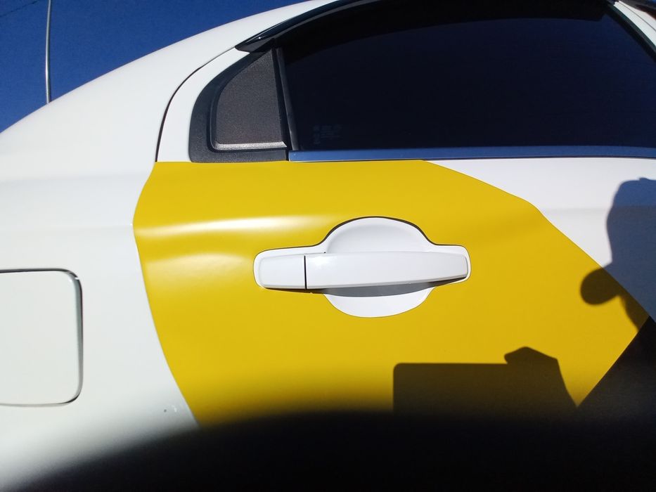 Магнитных наклейка на Яндекс