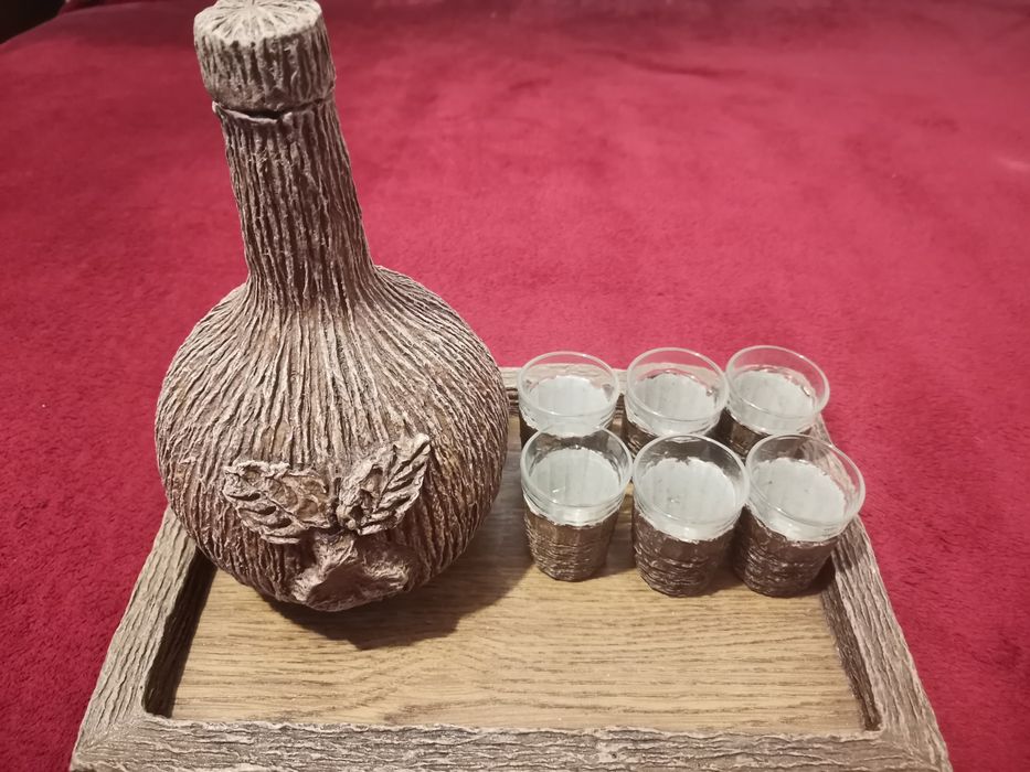 Set din sticla turnat