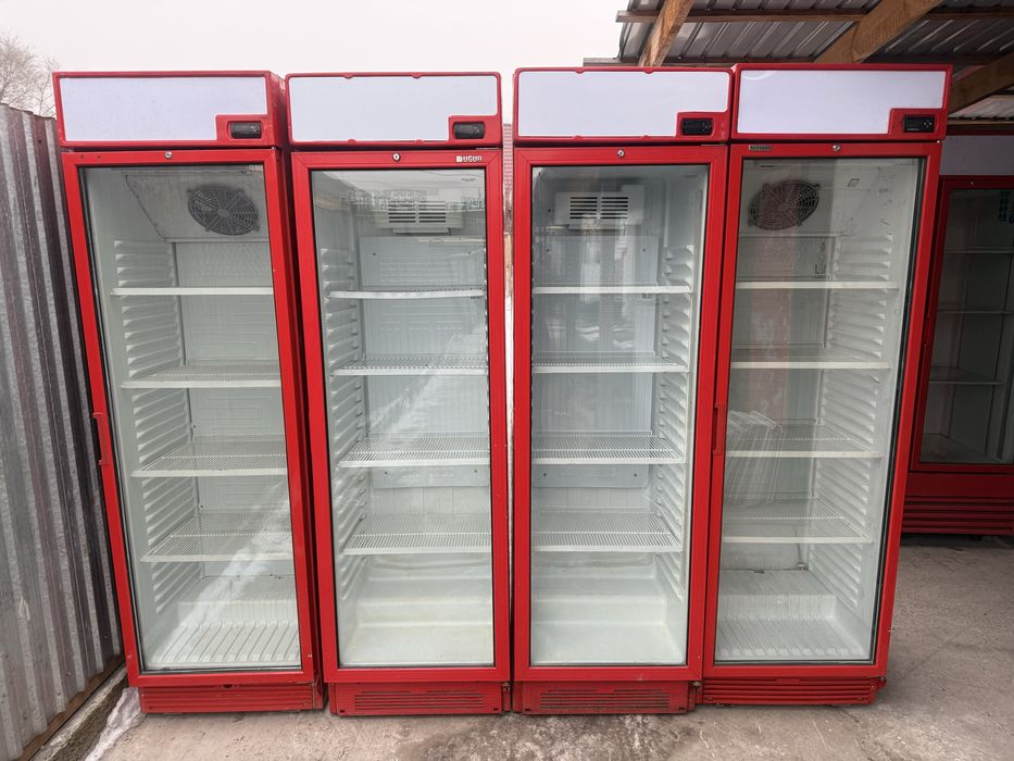 Продам витринный холодильник