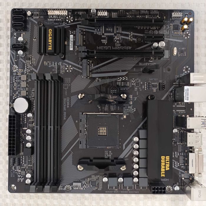 Placa de baza Gigabyte B550M DS3H soket AM4