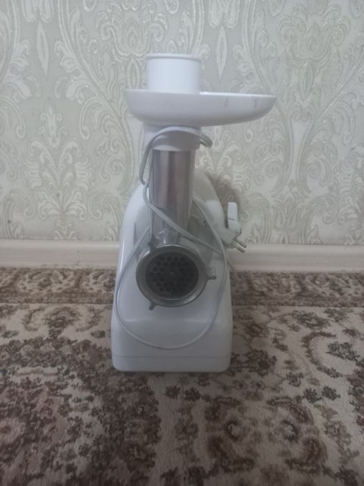 Мясорубка белый б/у
