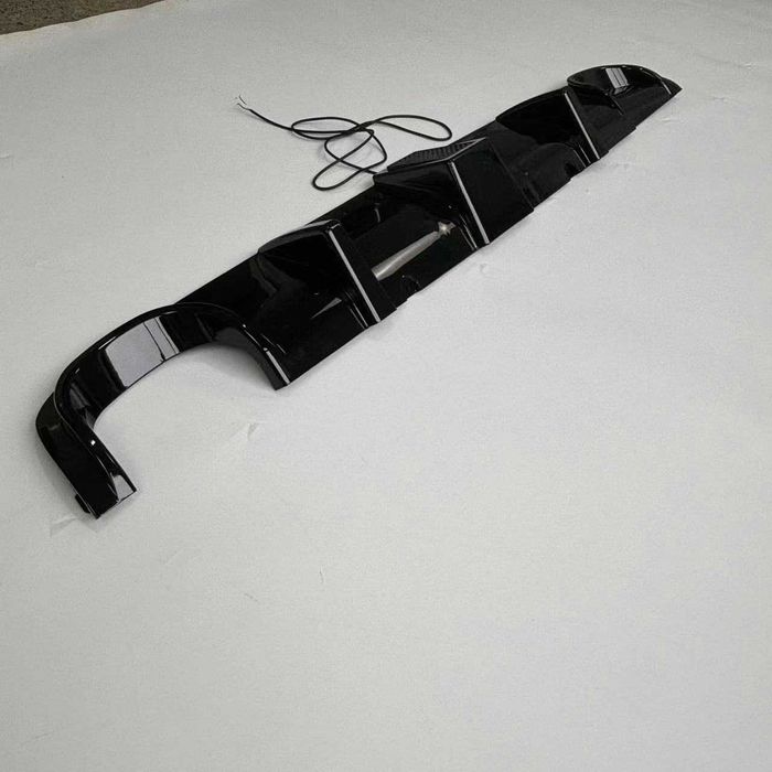 Дифузьор за задна броня за БМВ Е39 М5  Мтехник BMW E39 M5 MTechnik LED