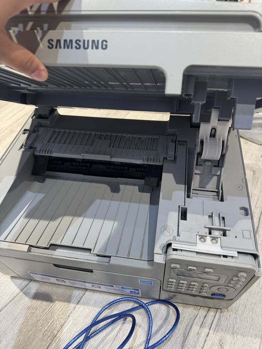 Продам принтер Samsung цветной