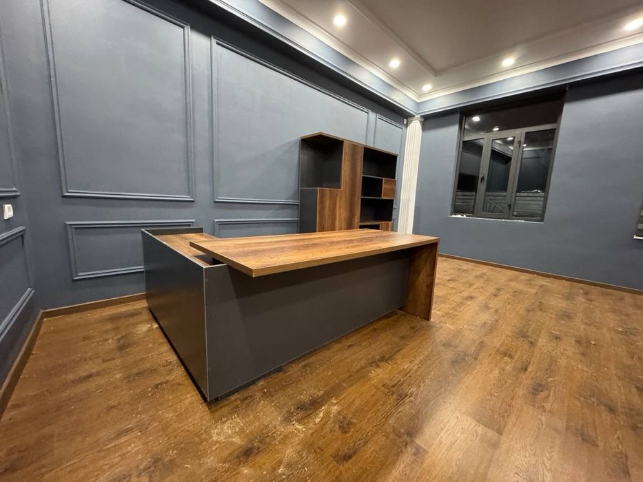 Стол директора. Офисный стол руководителя Стол для совещаний на заказ