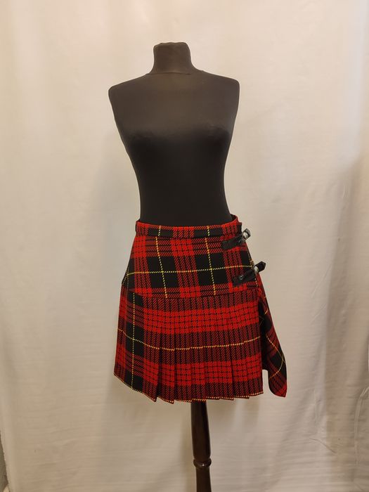 2PO4205 пола тип шотландско каре с плисе