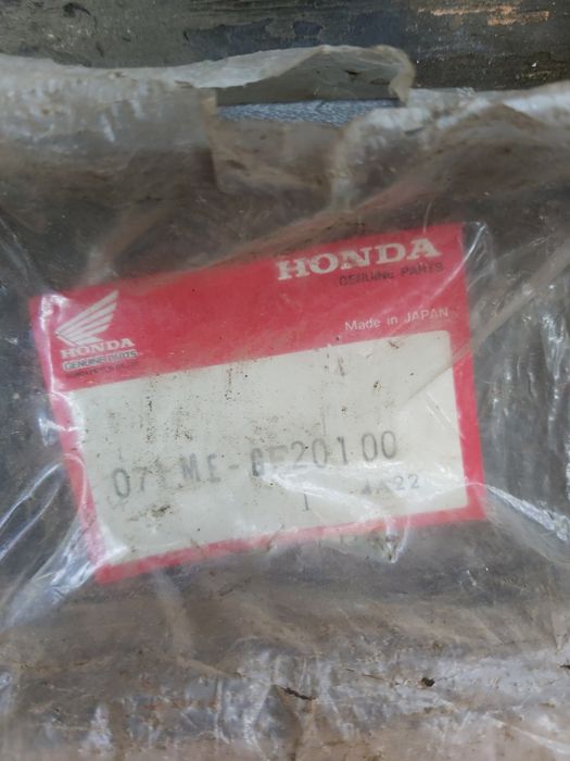 Продам. На мото поршня. Honda/Поворотники