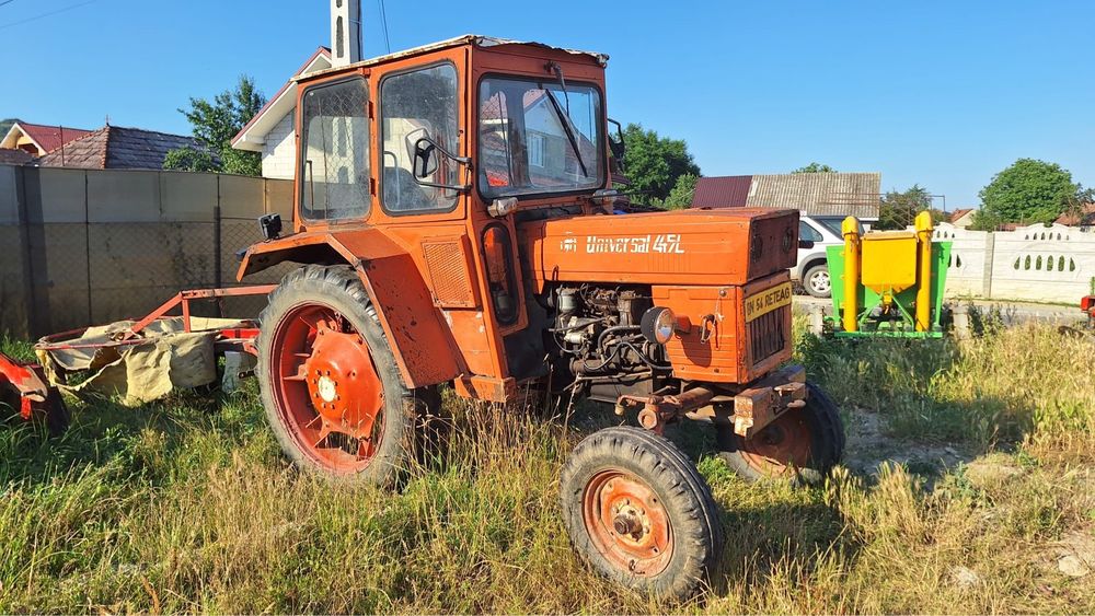 Tractor Universal 445L