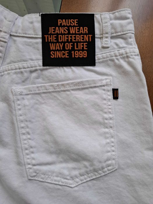 PAUSE къси панталонки