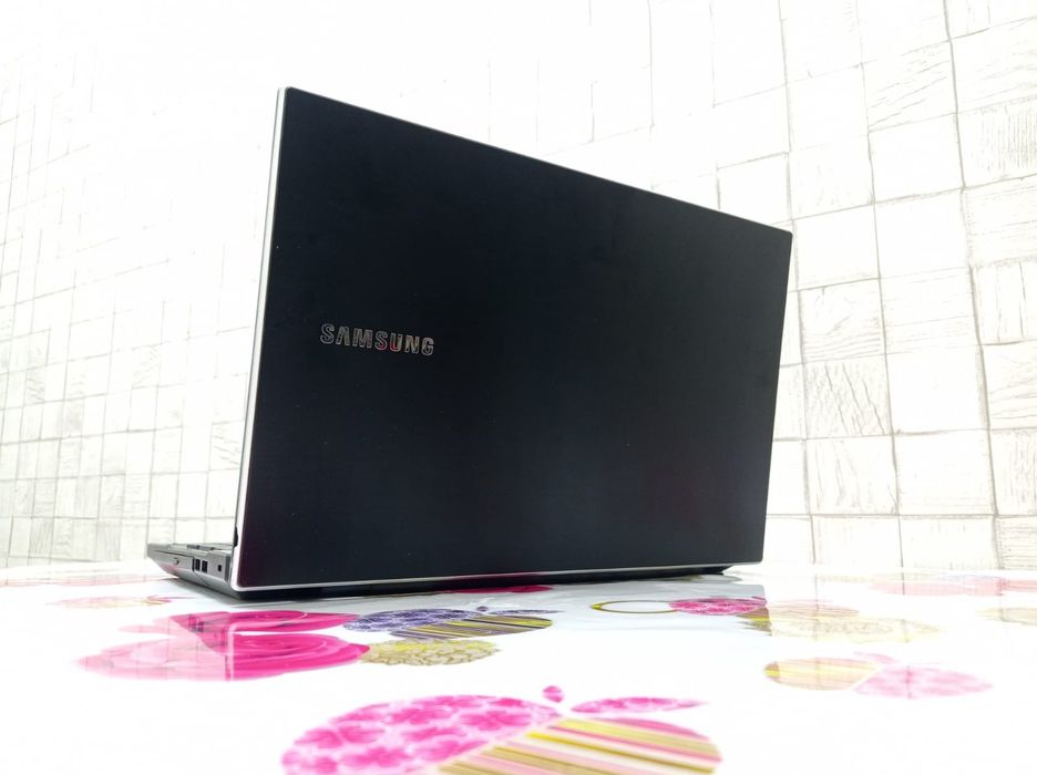 Samsung NP300E5C