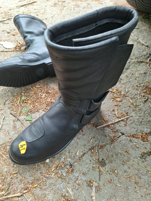 Vand ghete moto din piele