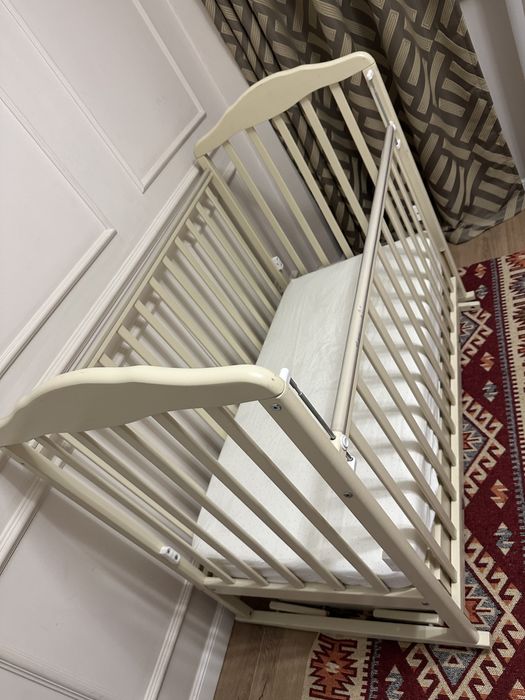 Продам детскую кроватку