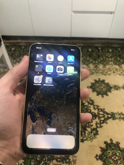 Продам Айфон 11.
