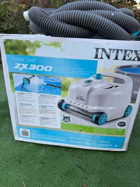 Robot curatat piscina fara fir