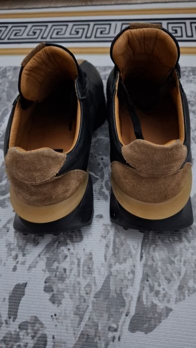 Продам кожаные крассовки 36р