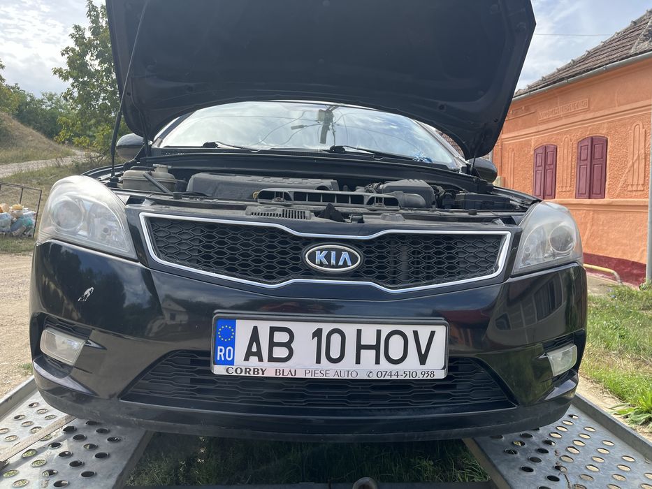 Dezmembrez Kia CEED 1.6 CDRI  D4FB 94KW  (128 CP) an 2012 . 6 trepte .