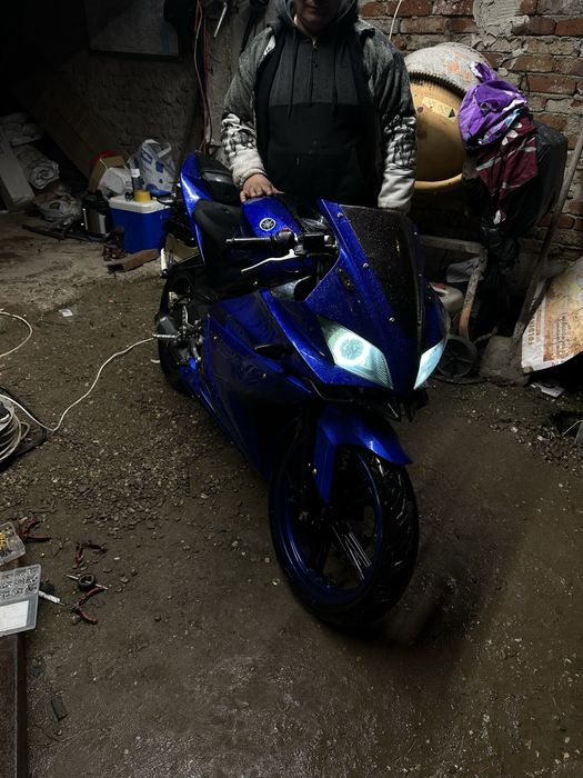 Yamaha yzf r-125 2011
