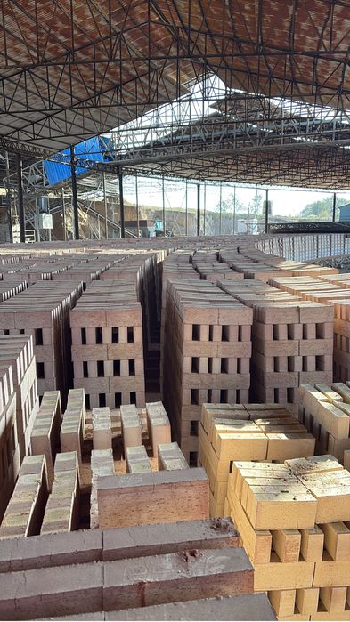 Жженый красный кирпич