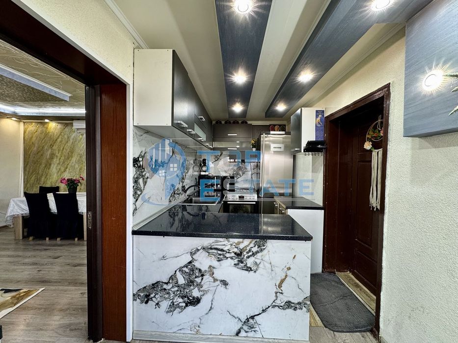 Обзаведена тухлена къща с прекрасен двор в град Полски Тръмбеш, облас