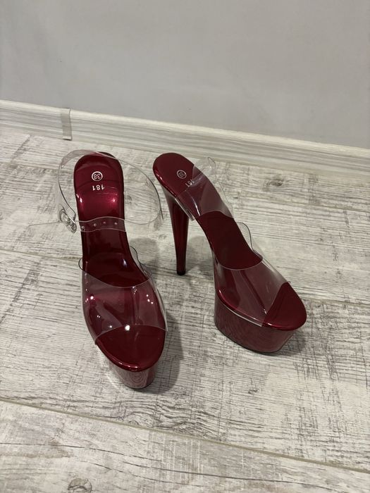 Високи обувки за pole dance